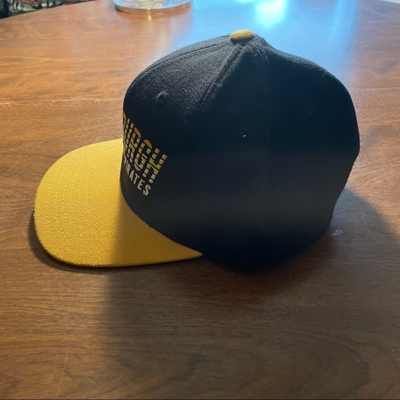 Pittsburgh Pirates SnapBack hat - Picture 3 of 5